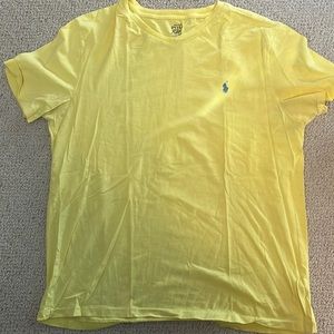 Size Large Ralph Lauren v-neck t-shirt. Excellent condition!